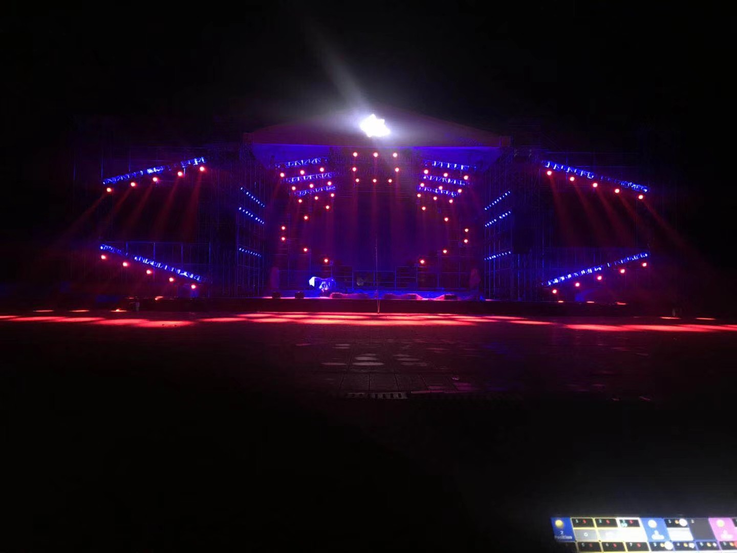 江苏K15LED 摇头灯 2020 K15 LED moving head light project in China Jiangsu Province